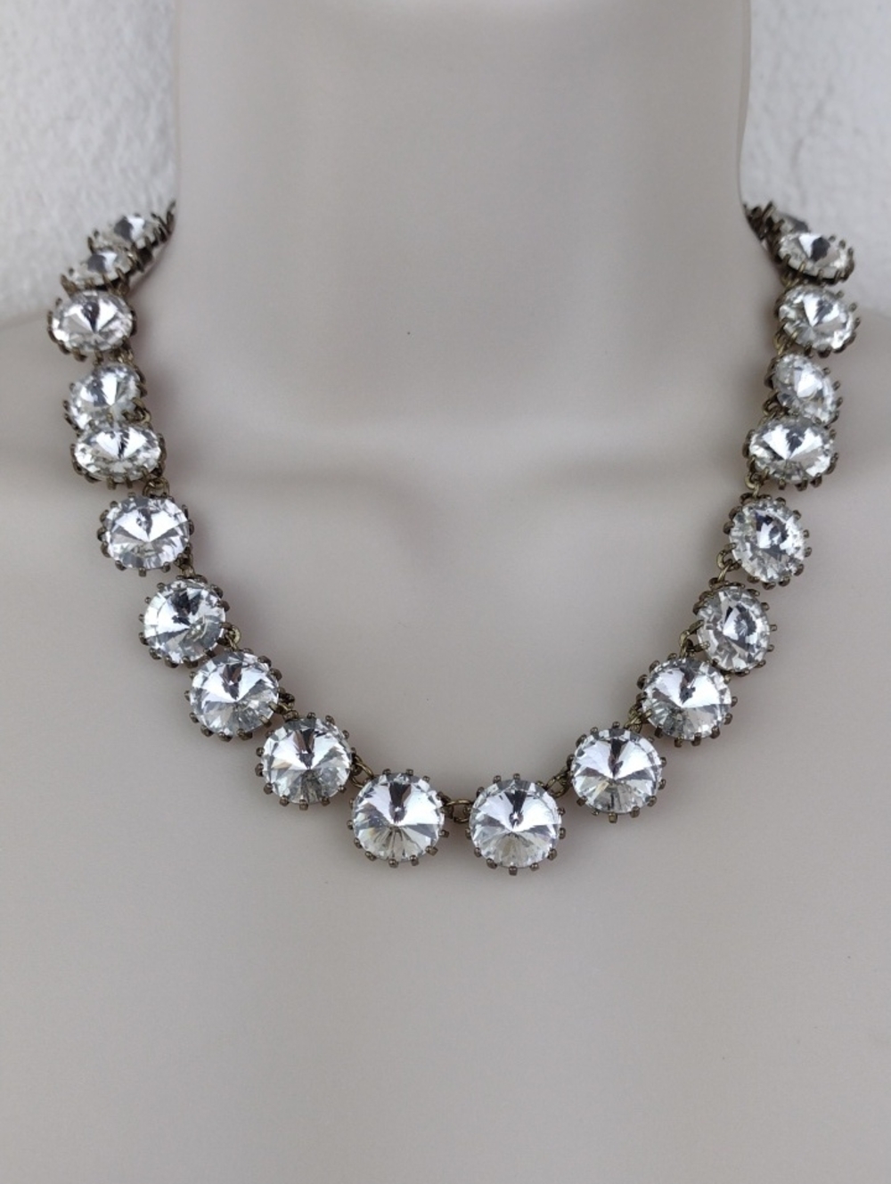 VTG Like Brassy Gold & Large Sparkly Very Faceted Multi Crystal Gorgeous Necklac